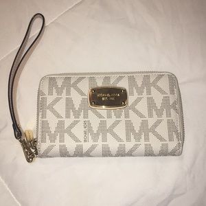 Mk Jet Set Wallet
